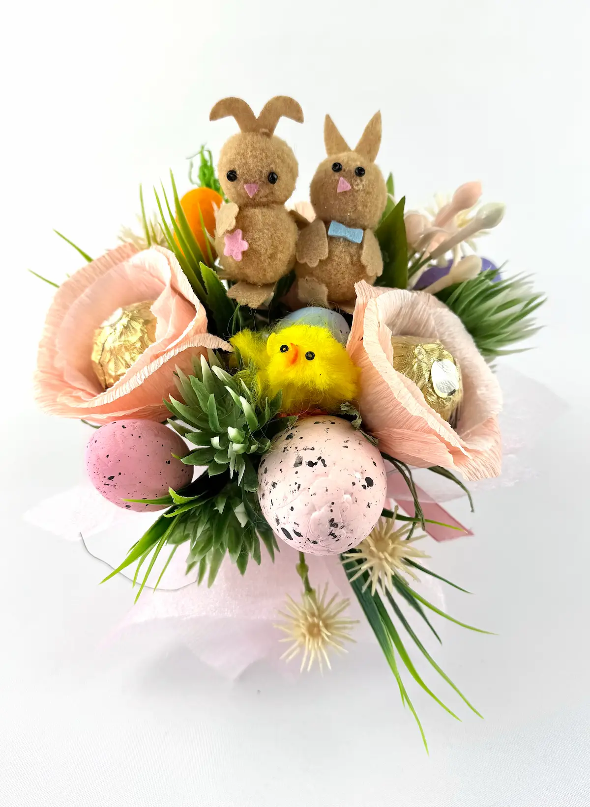 Pink Roses Arrangement with Ferrero Rocher inside